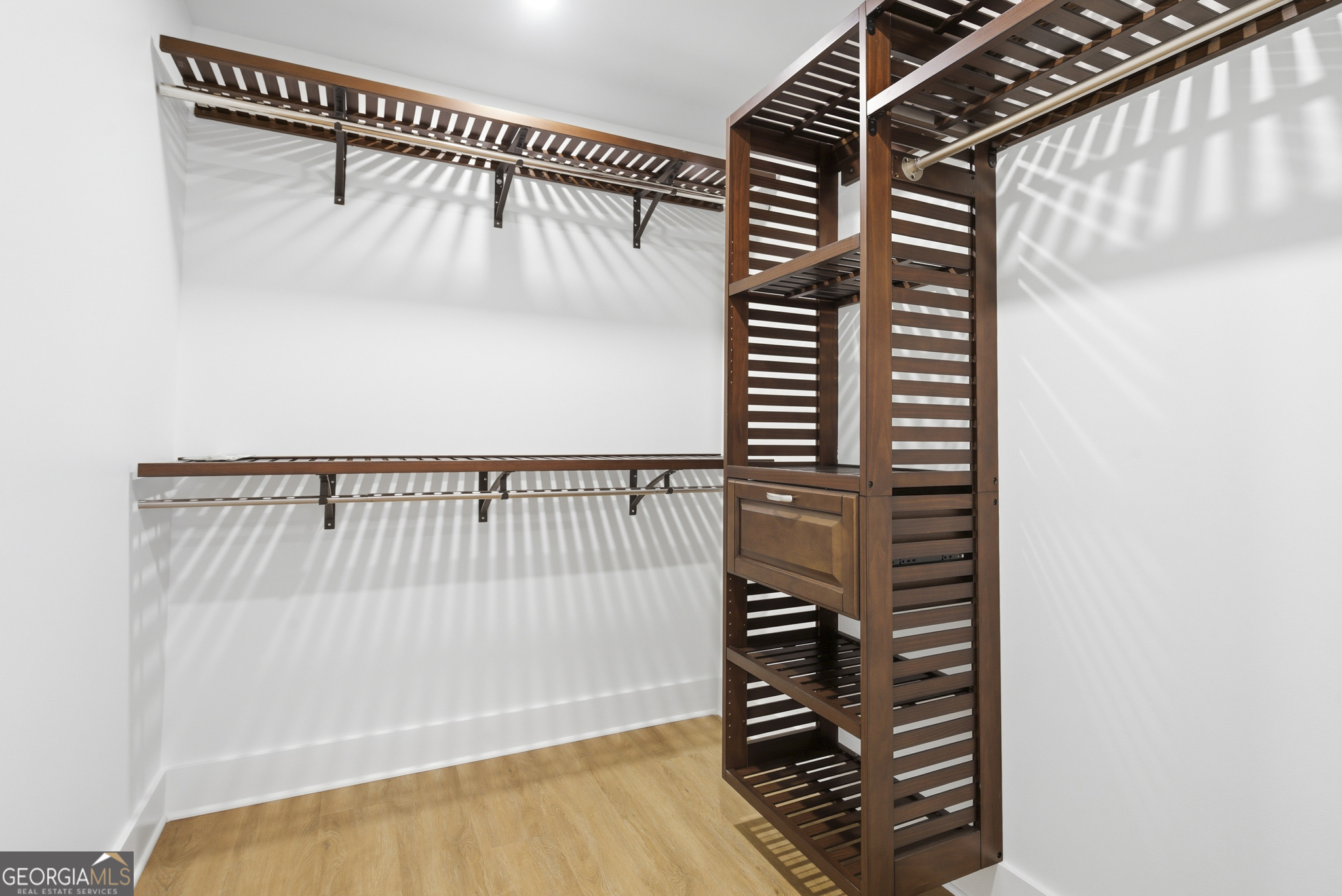 3296 Shoreland Drive