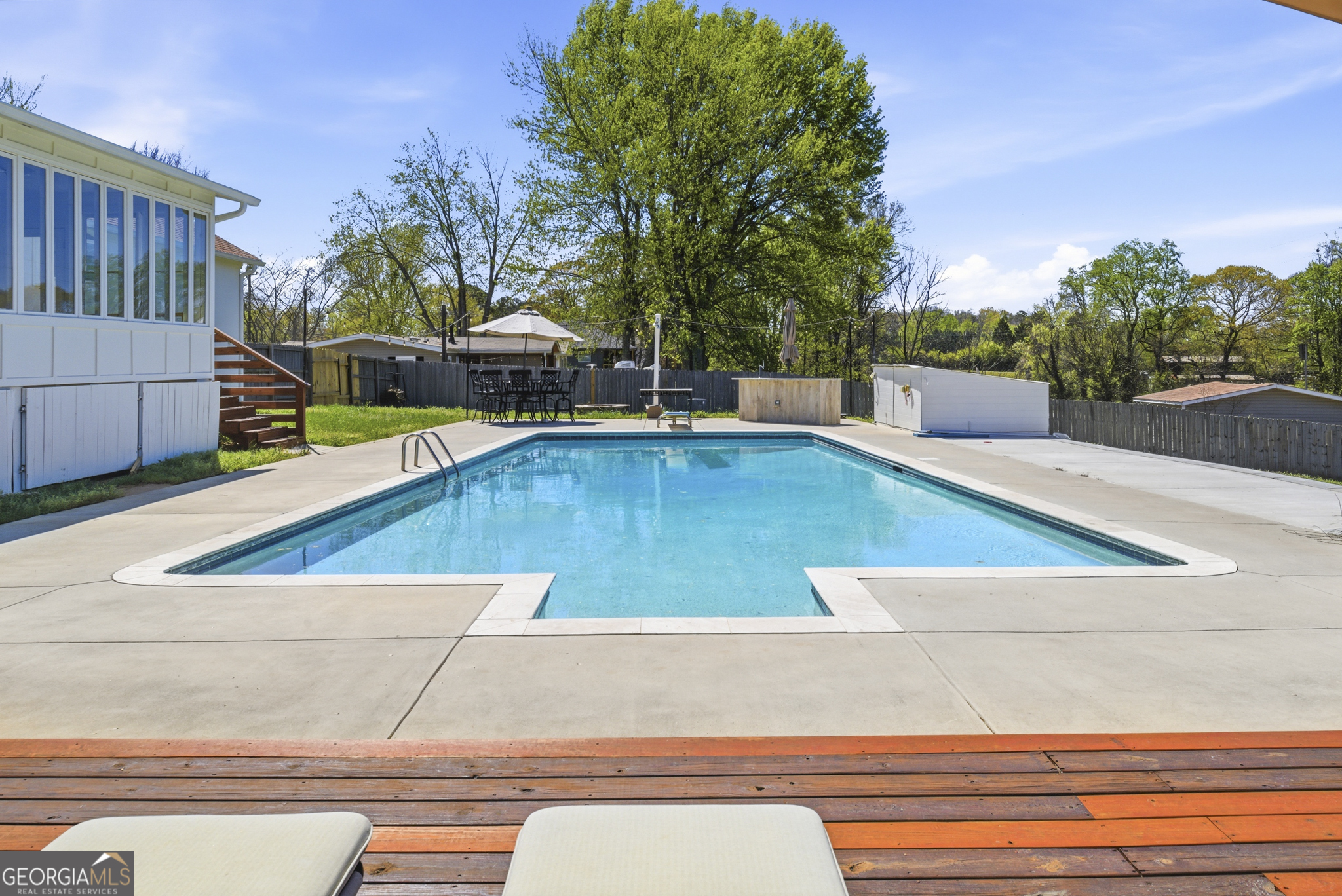 3296 Shoreland Drive