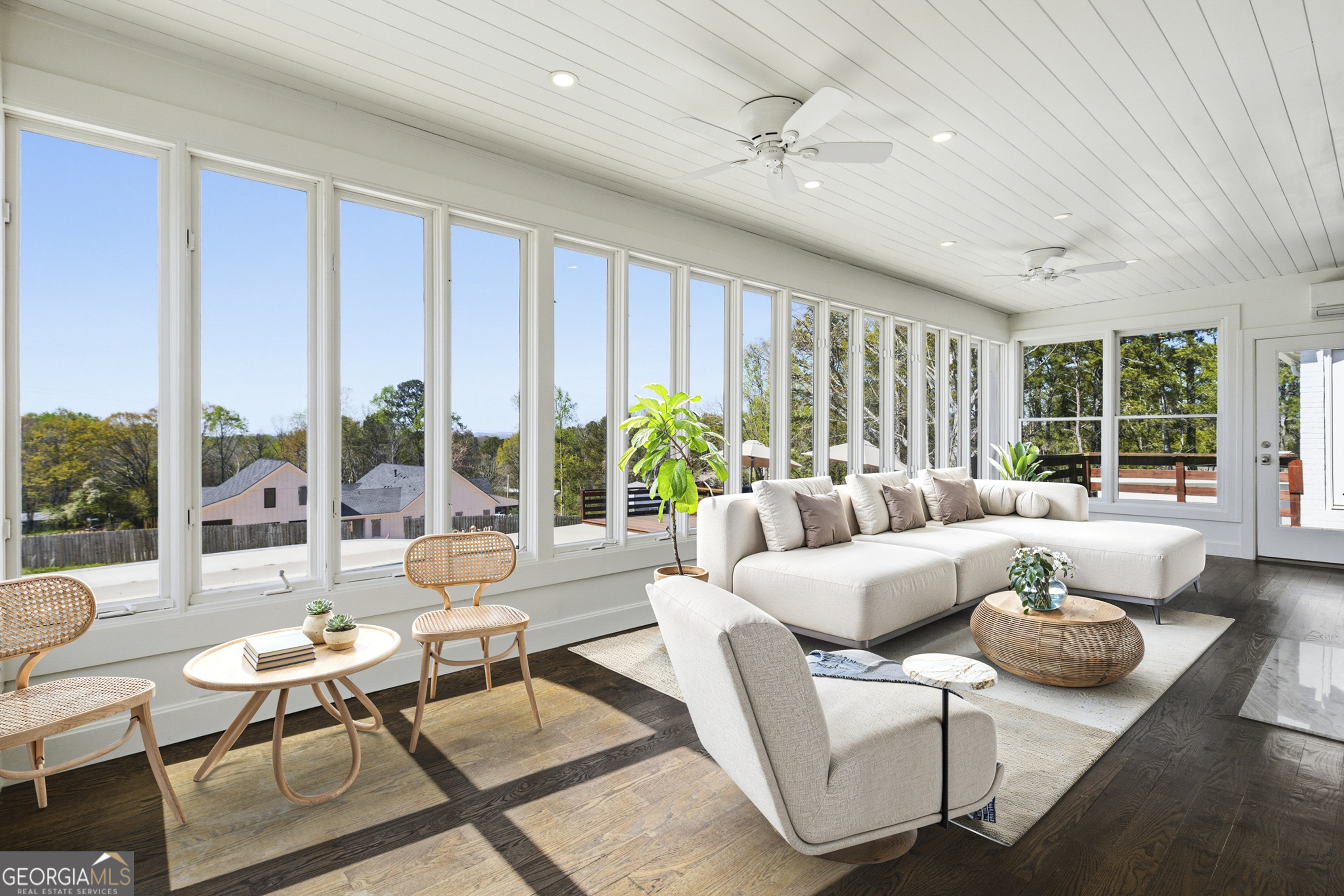 3296 Shoreland Drive