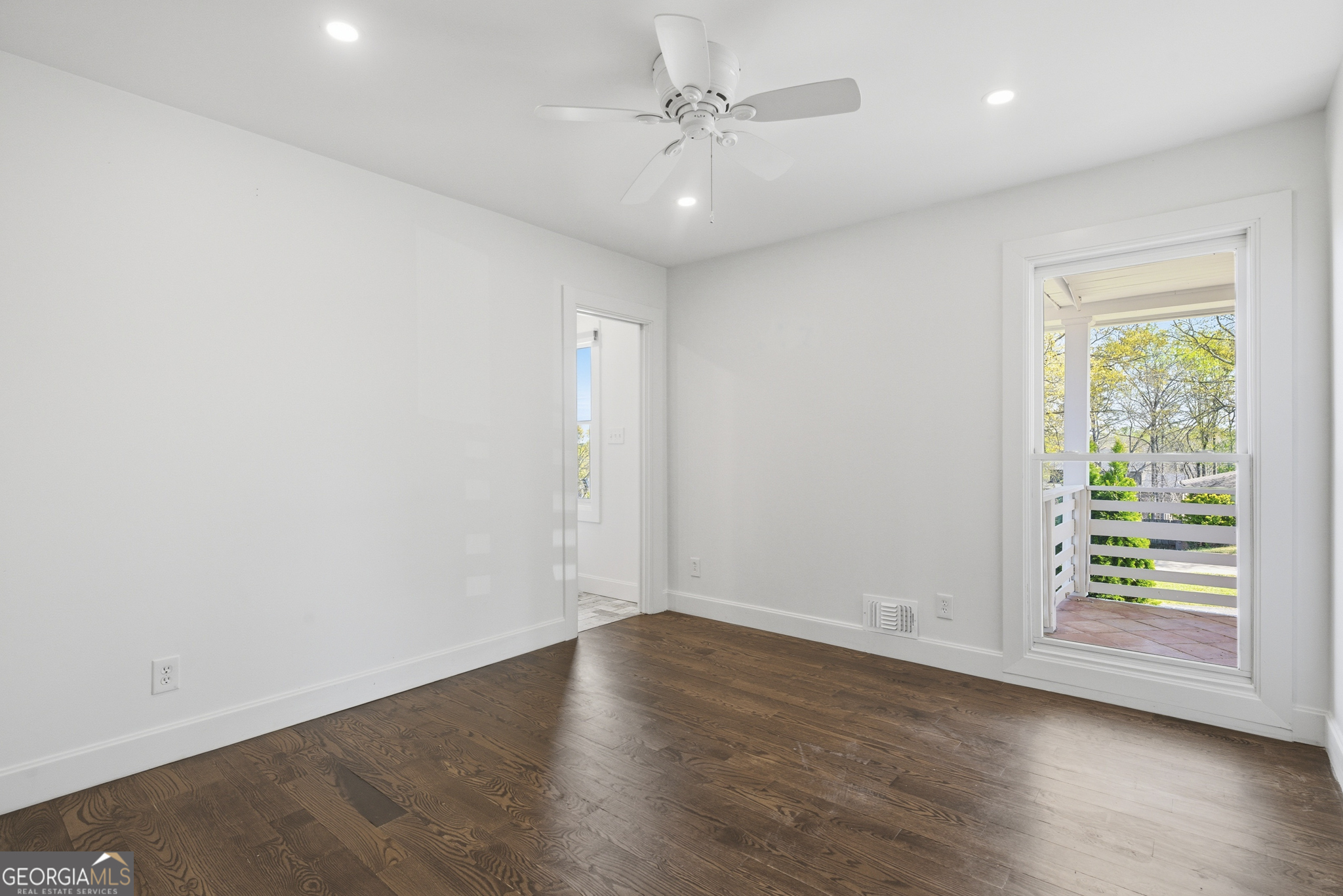 3296 Shoreland Drive