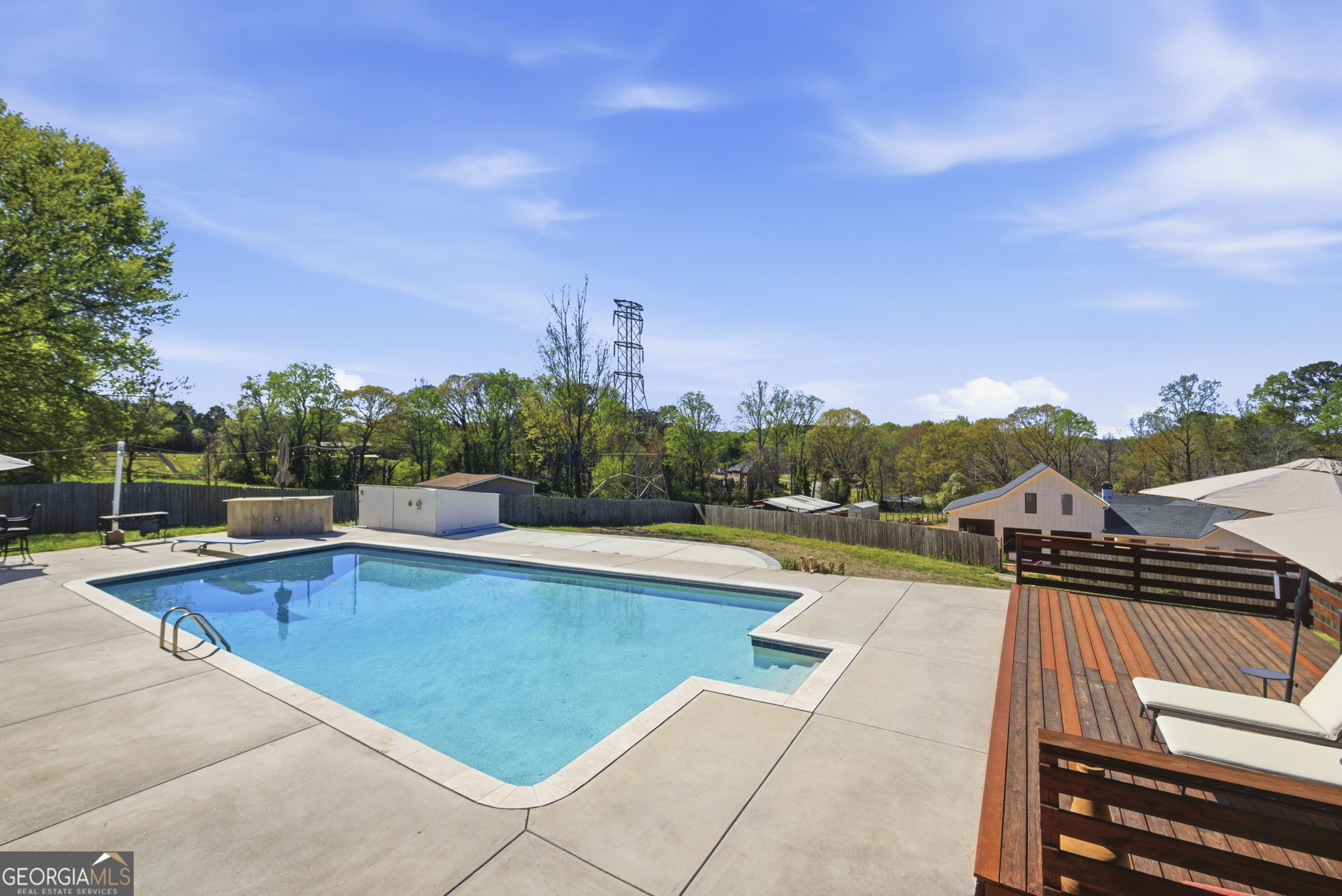 3296 Shoreland Drive