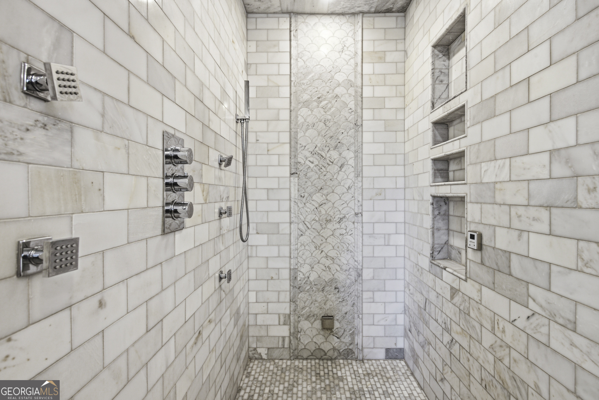 3296 Shoreland Drive