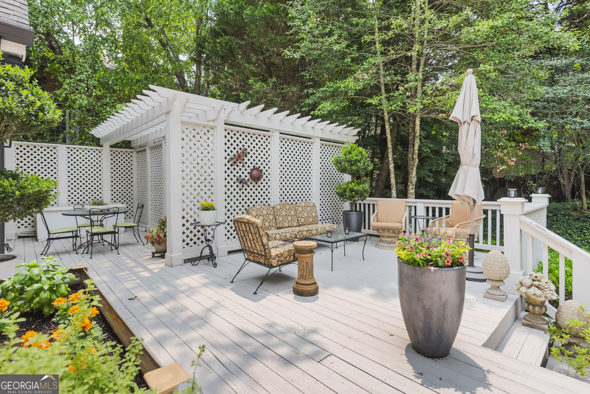 885 Carlton Ridge NE