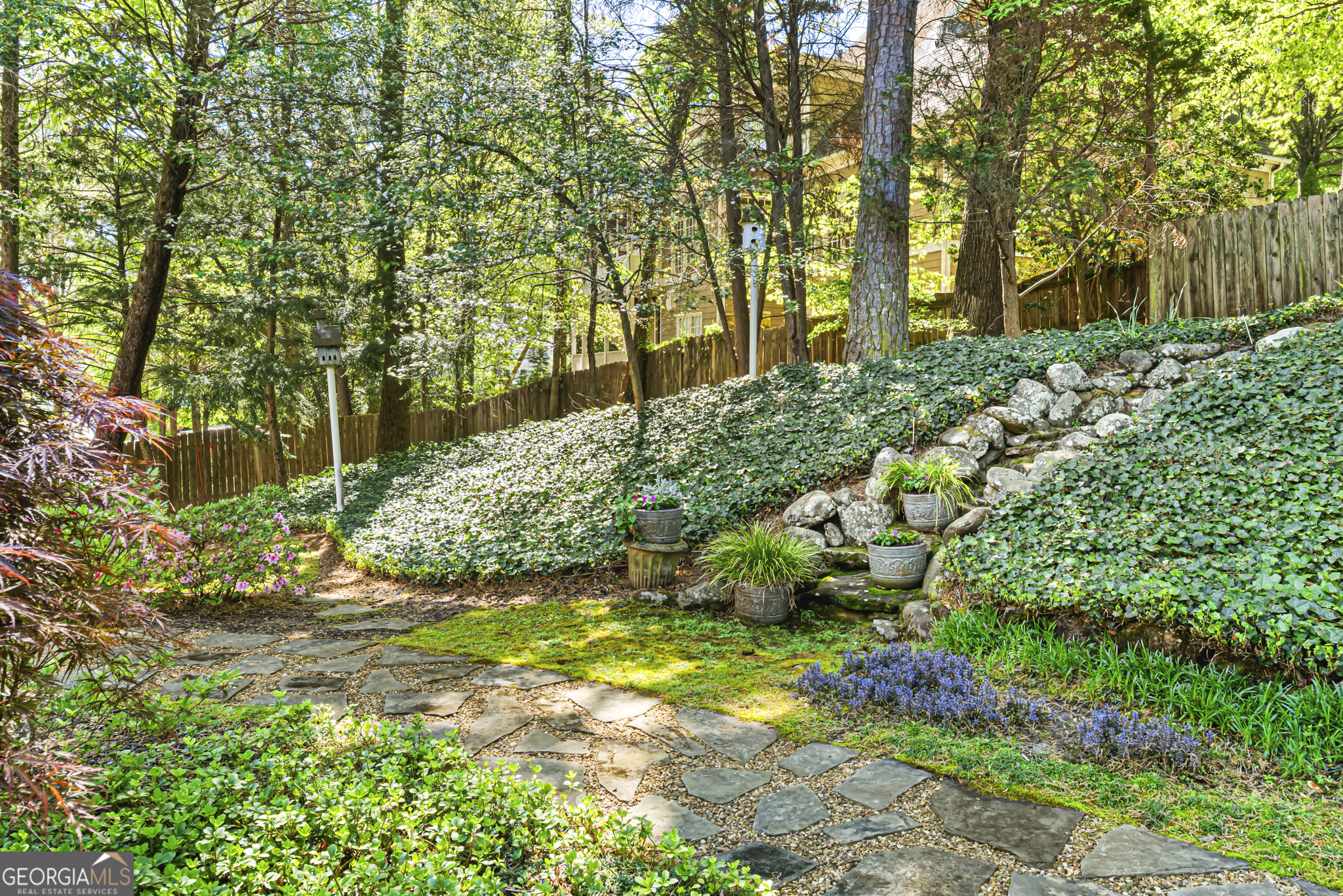 885 Carlton Ridge NE