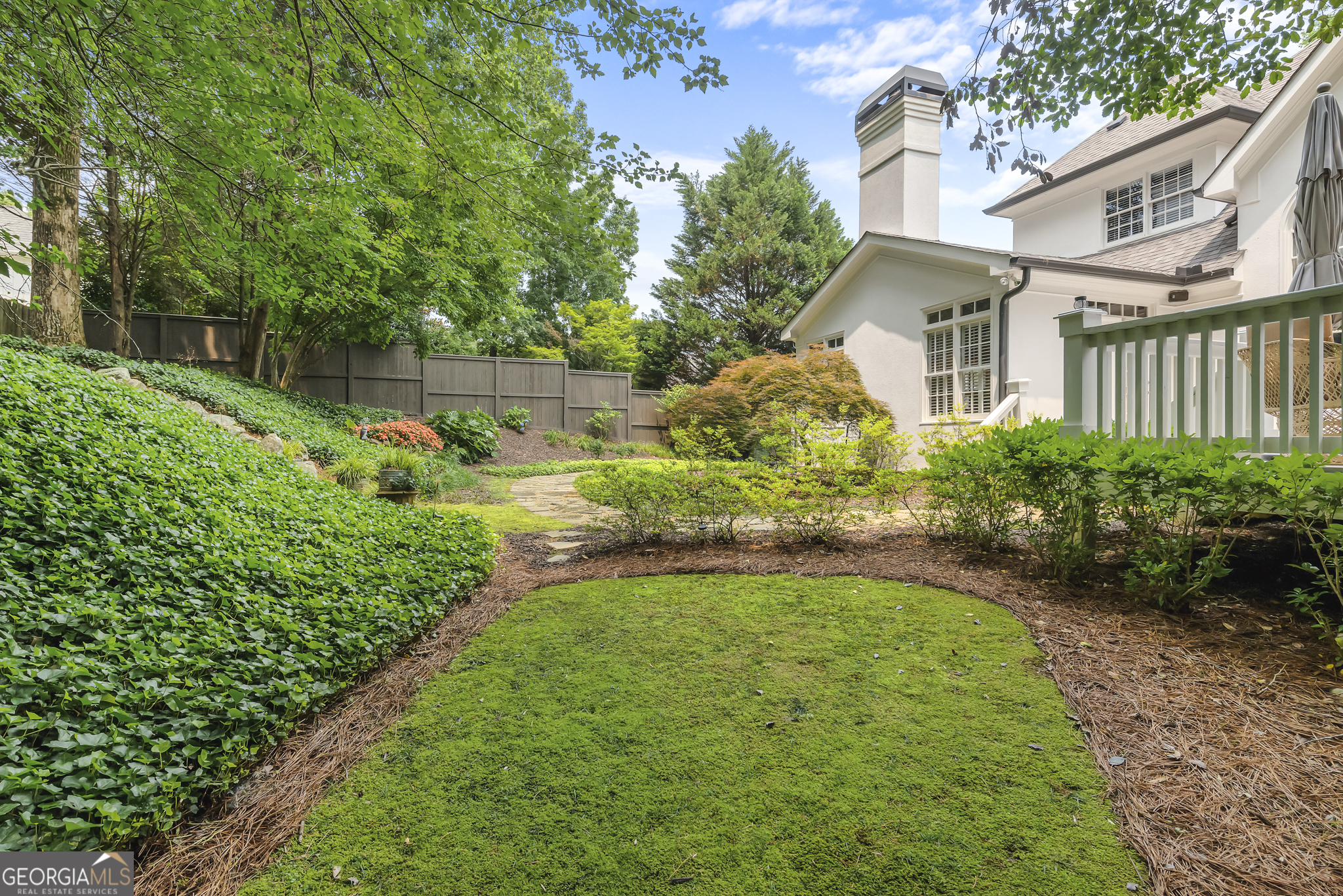 885 Carlton Ridge NE