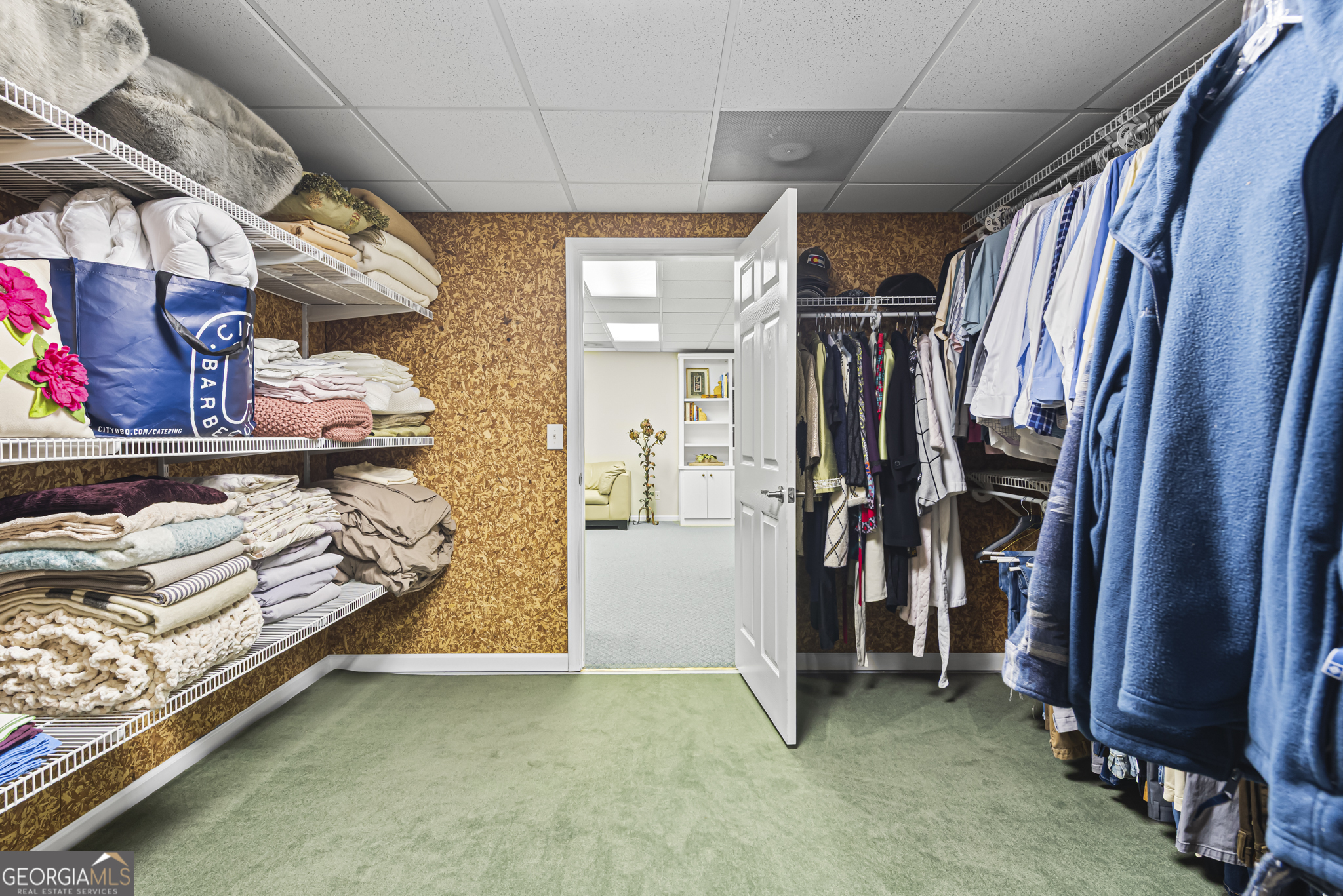 885 Carlton Ridge NE