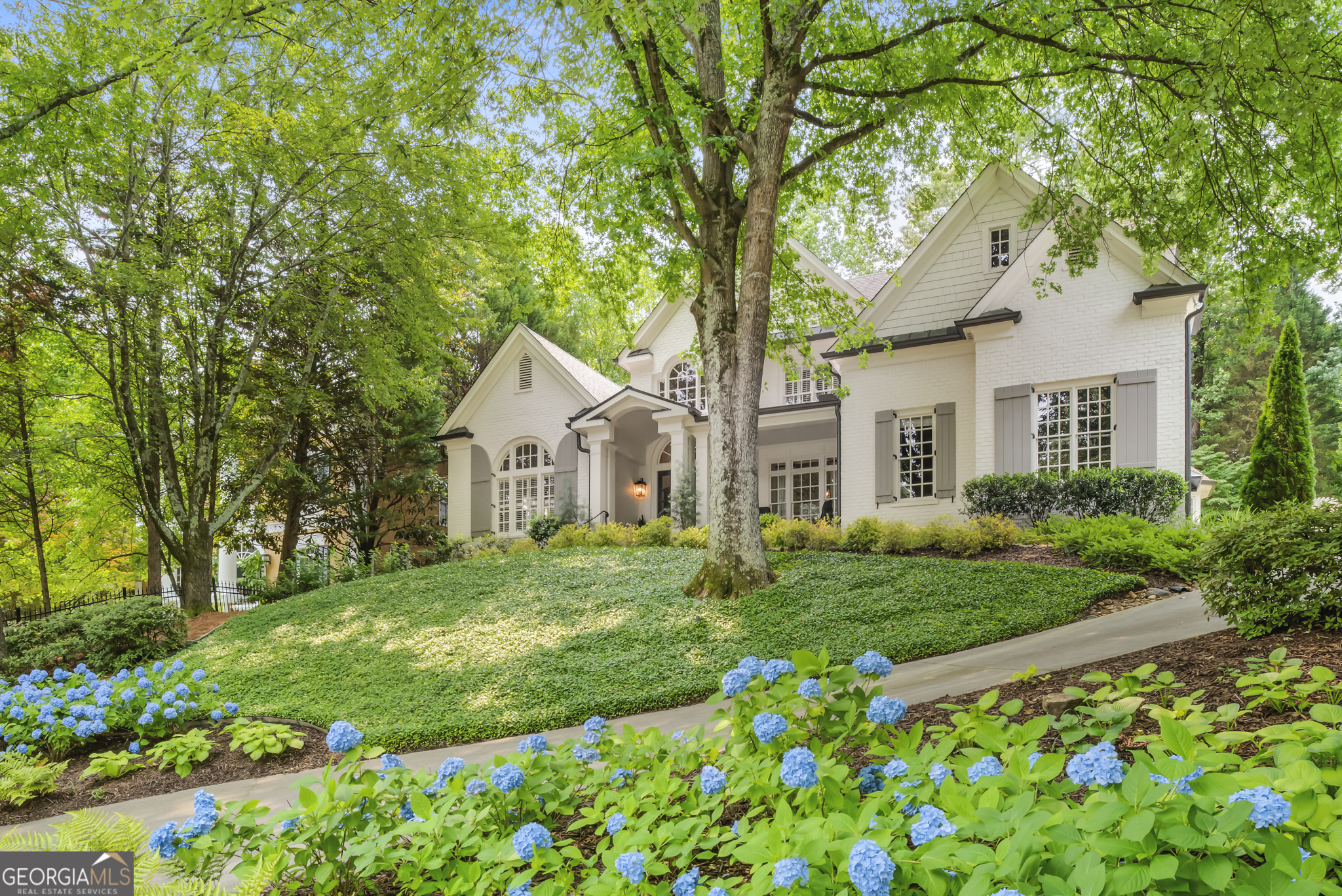 885 Carlton Ridge NE