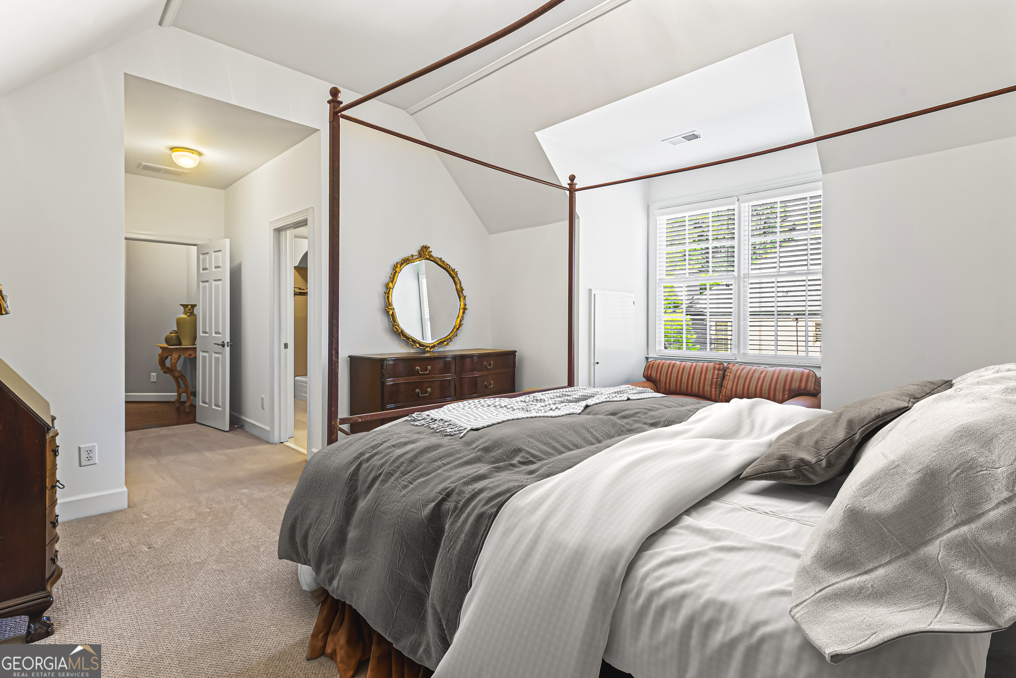 885 Carlton Ridge NE