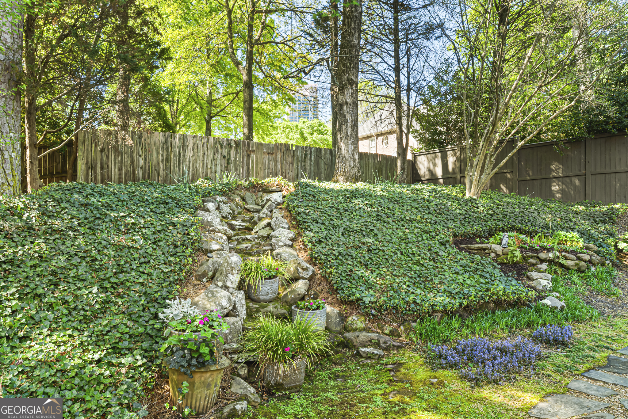 885 Carlton Ridge NE