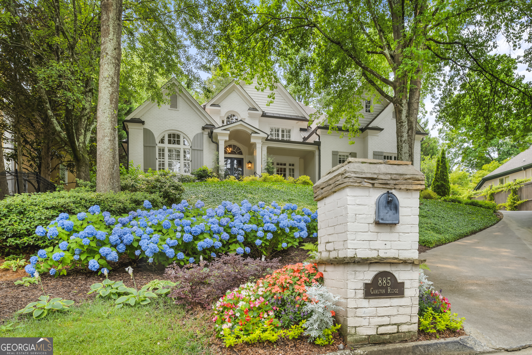 885 Carlton Ridge NE