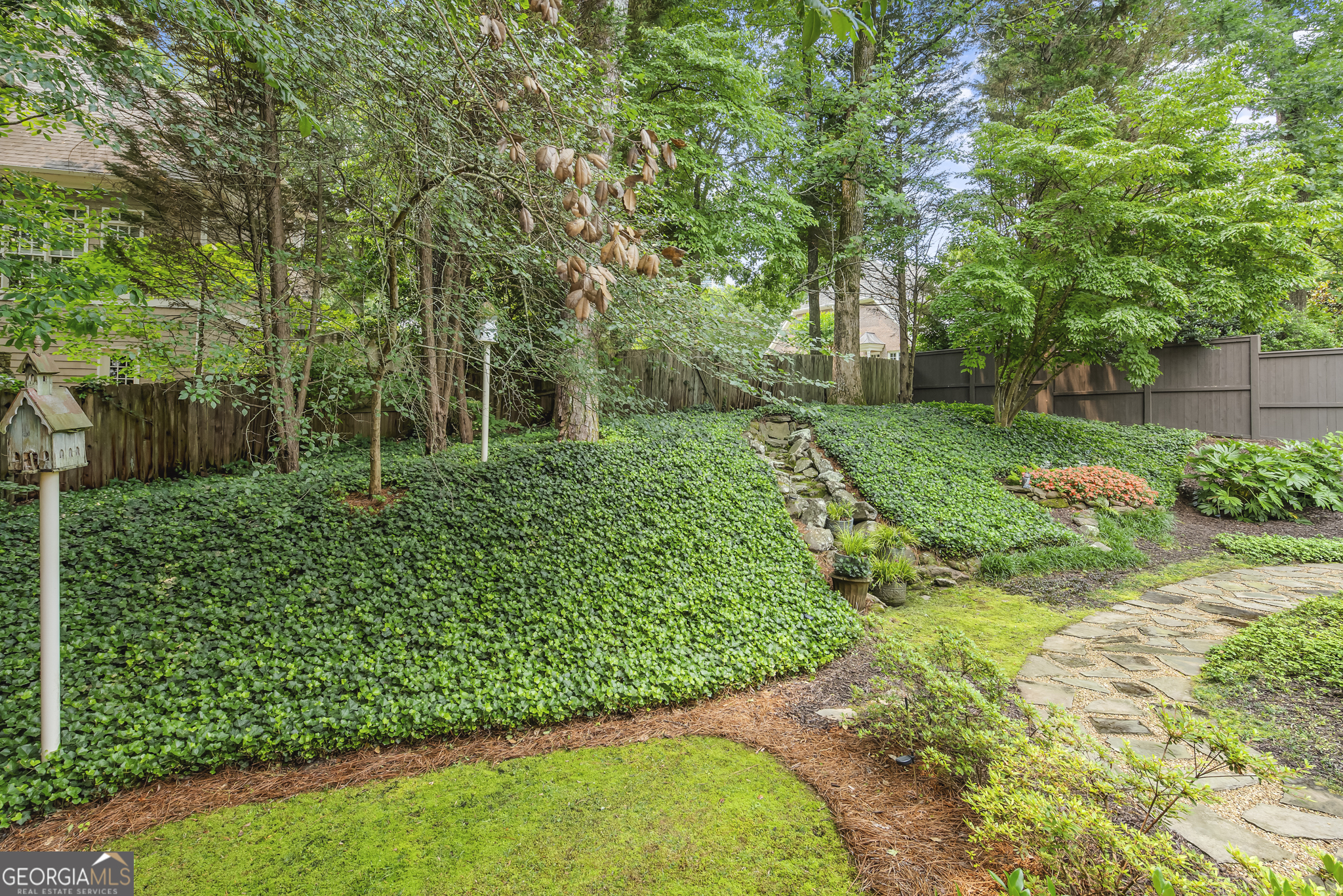 885 Carlton Ridge NE