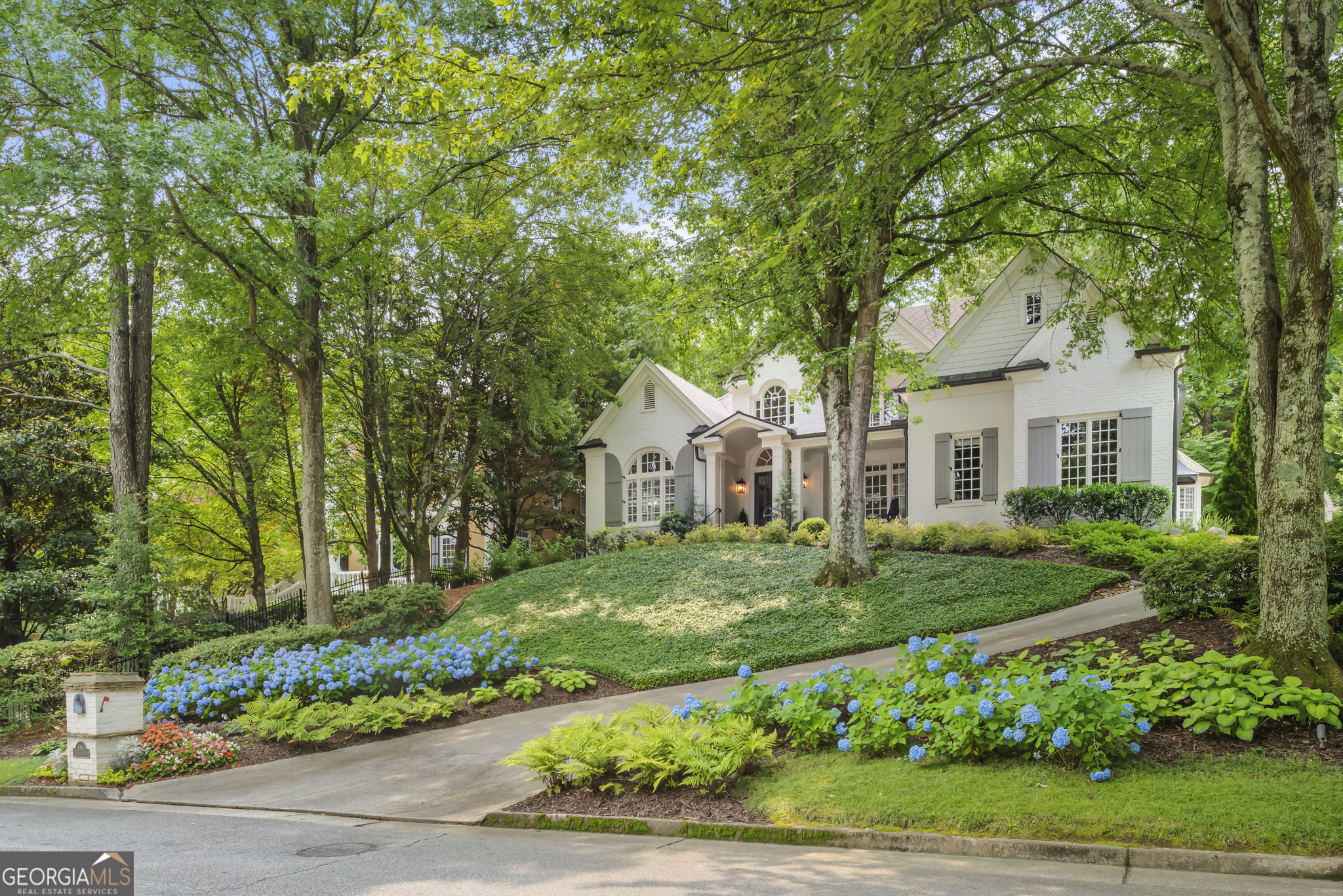 885 Carlton Ridge NE