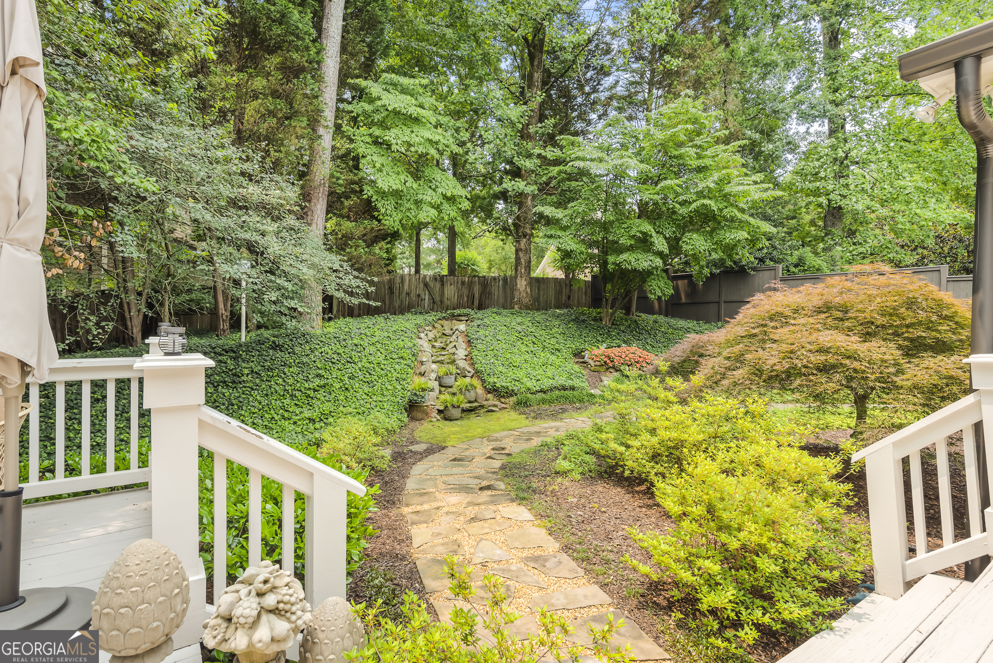 885 Carlton Ridge NE