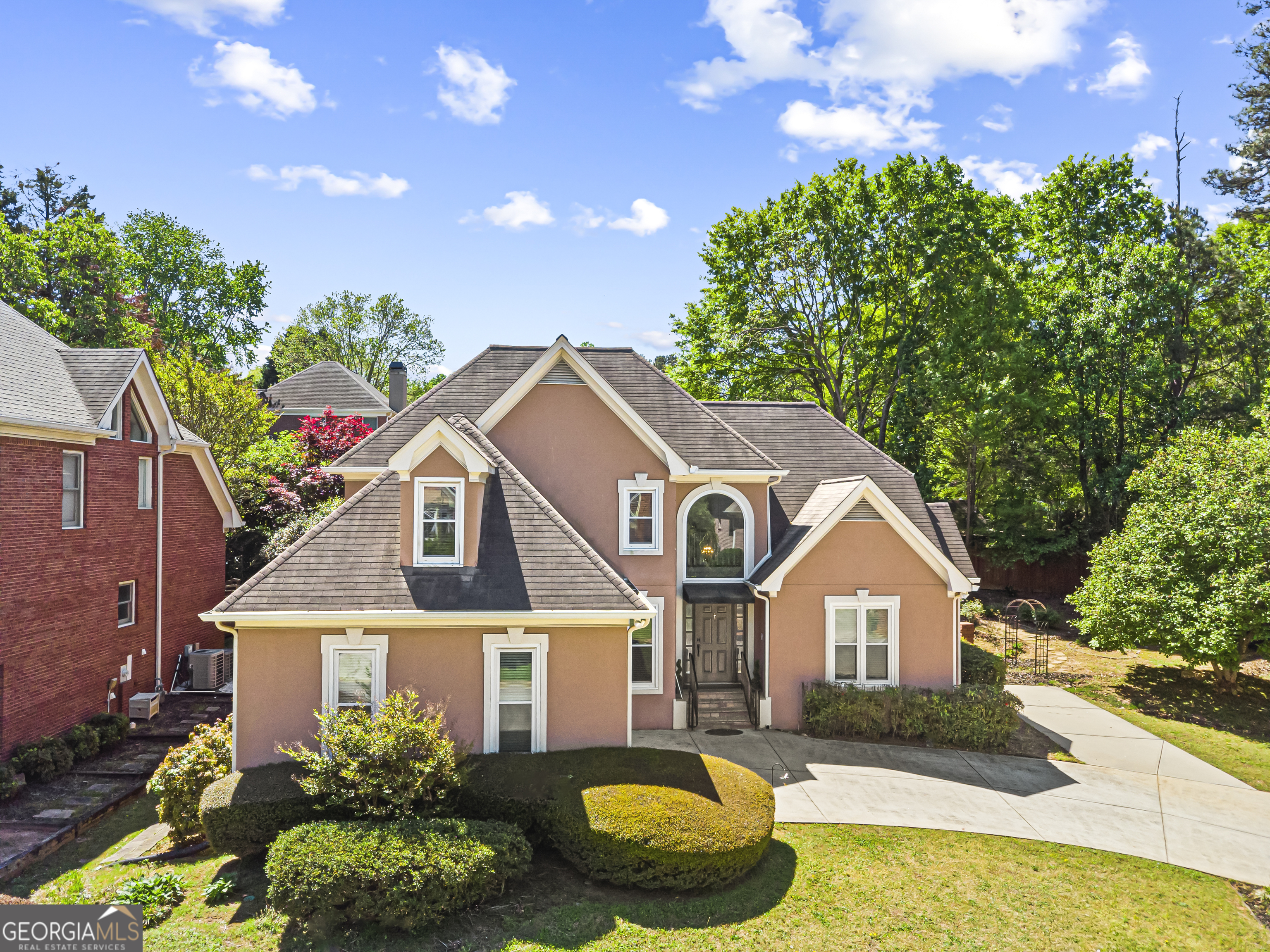 2521 Summeroak Drive