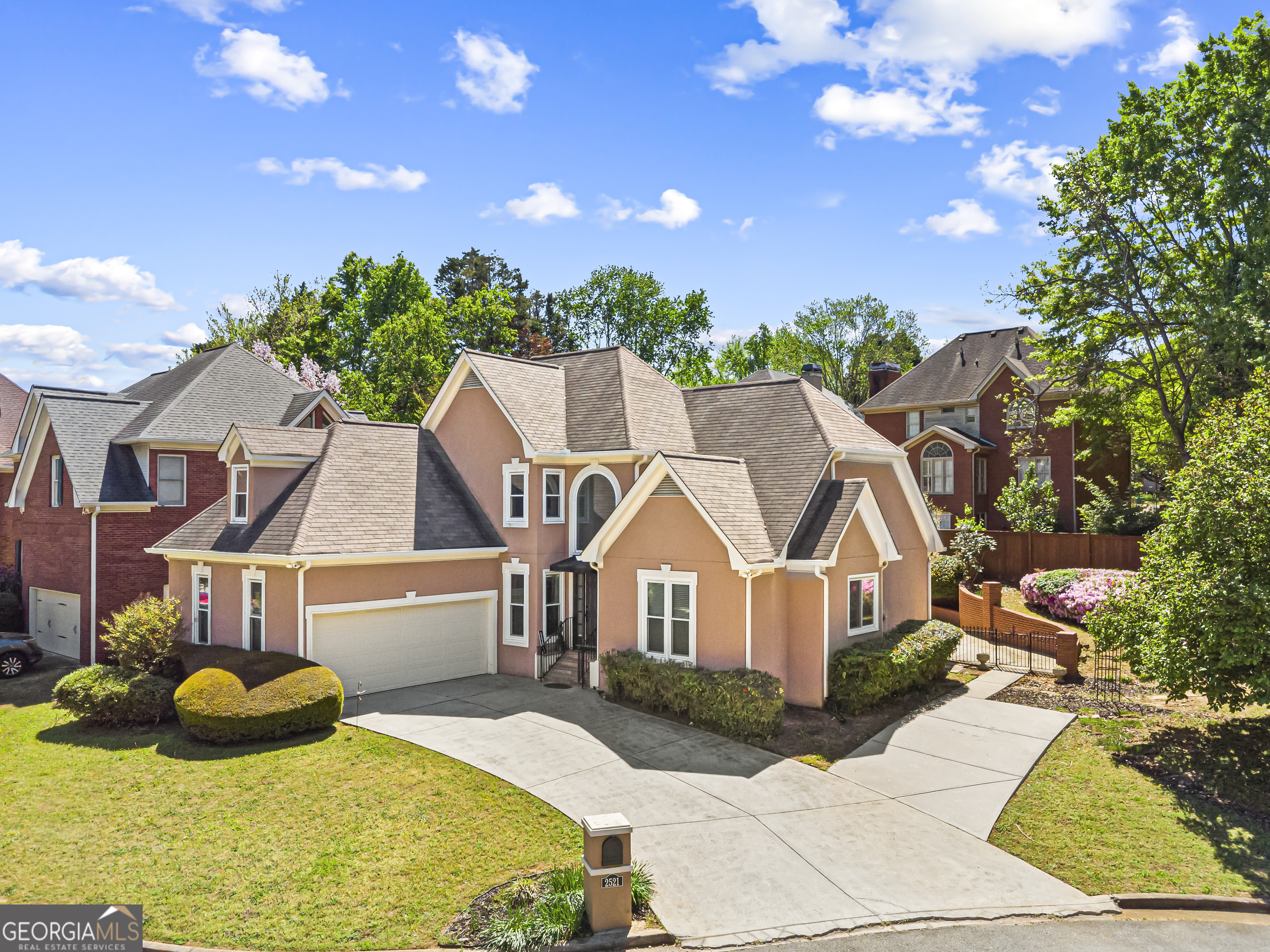 2521 Summeroak Drive
