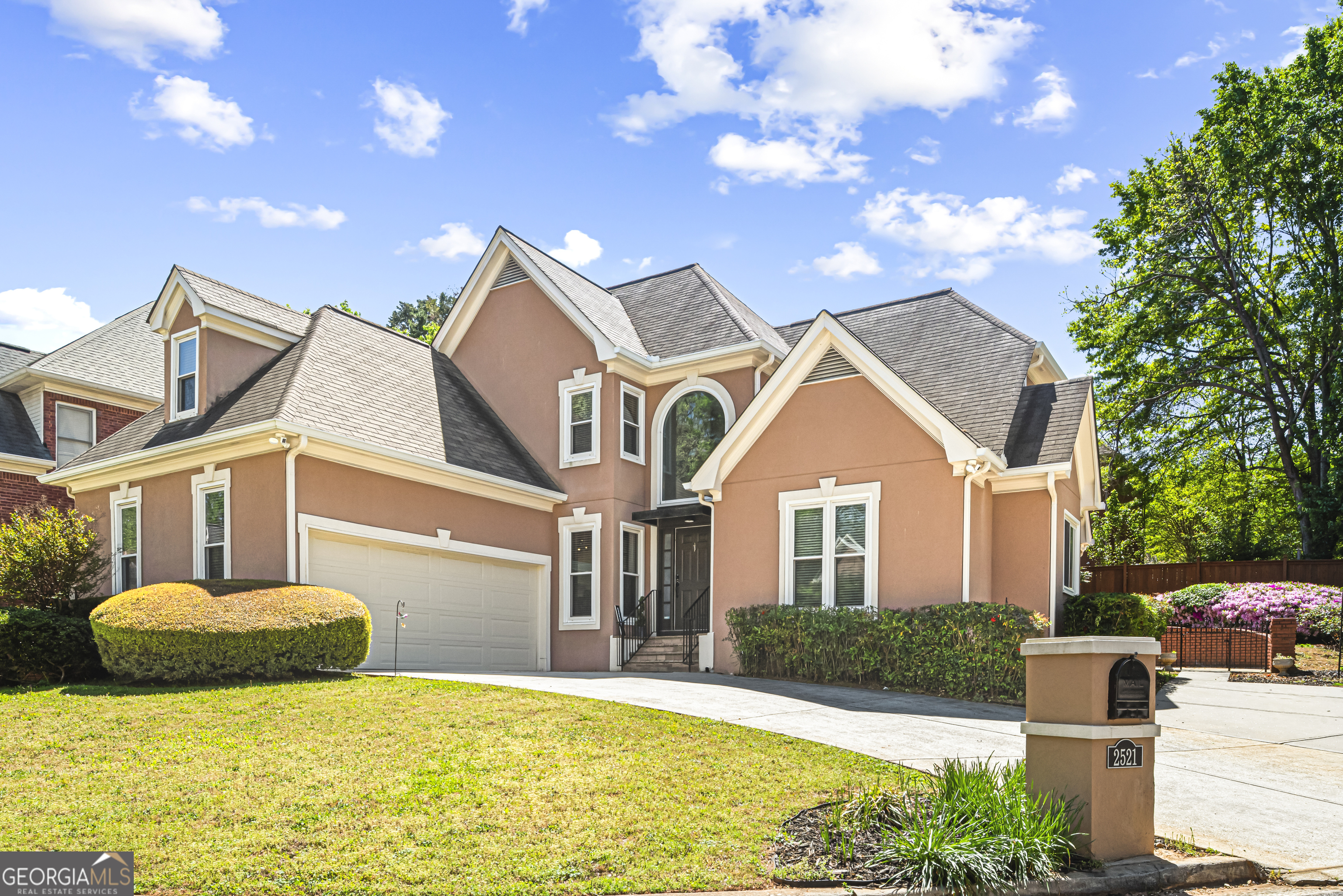 2521 Summeroak Drive