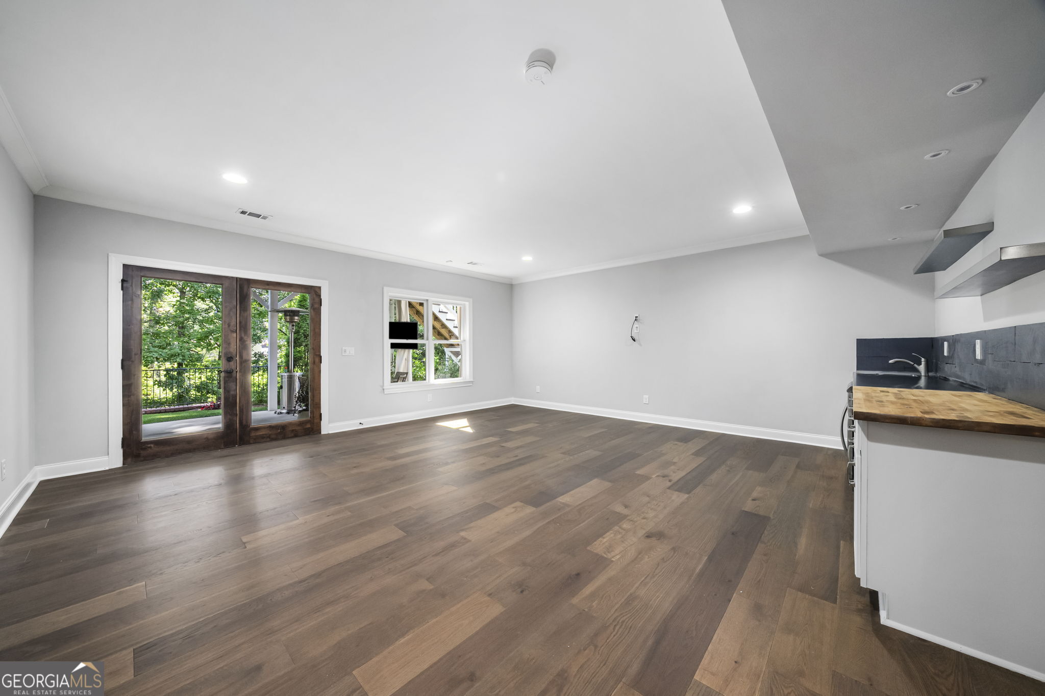 6321 Hunting Creek Road