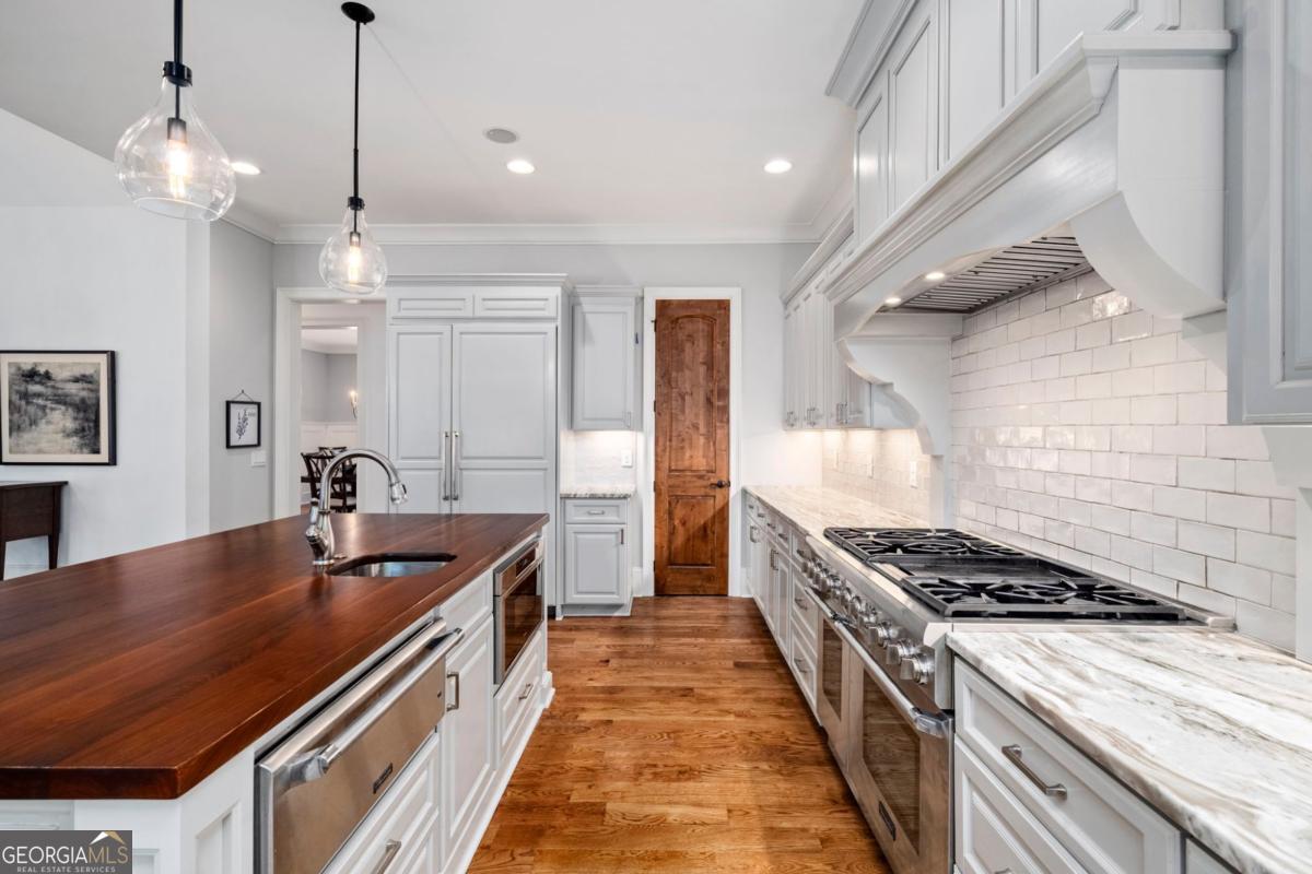 6321 Hunting Creek Road