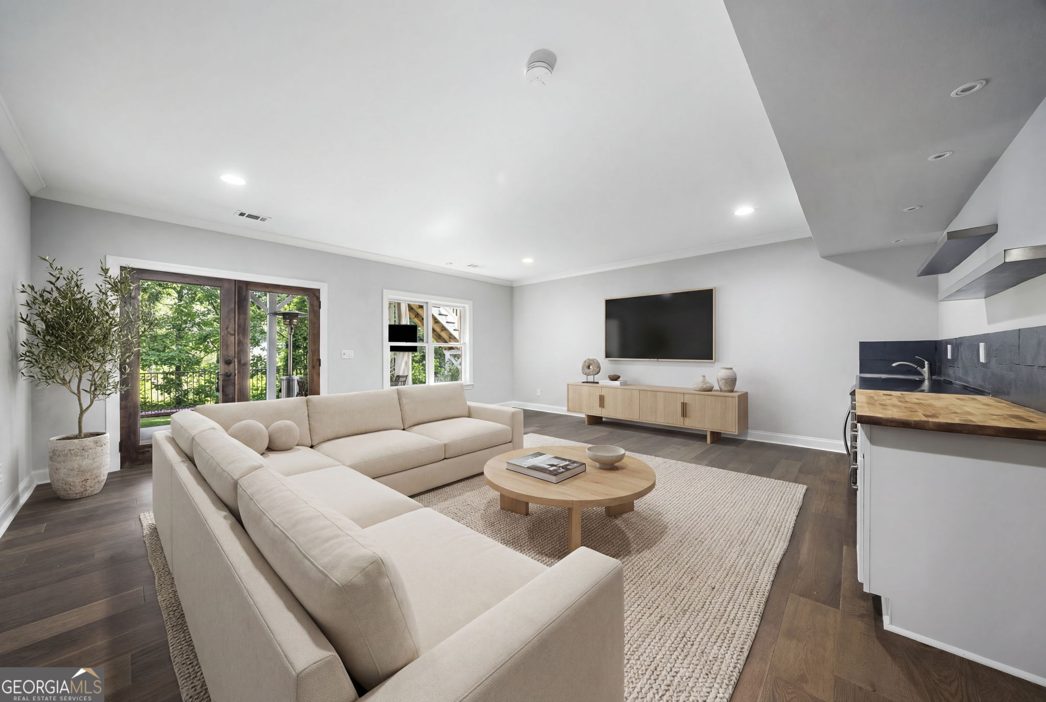 6321 Hunting Creek Road