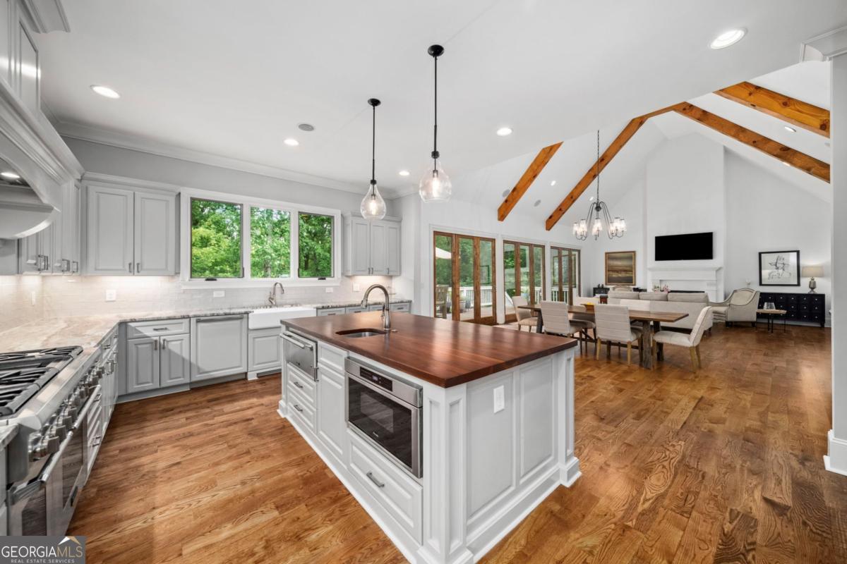 6321 Hunting Creek Road