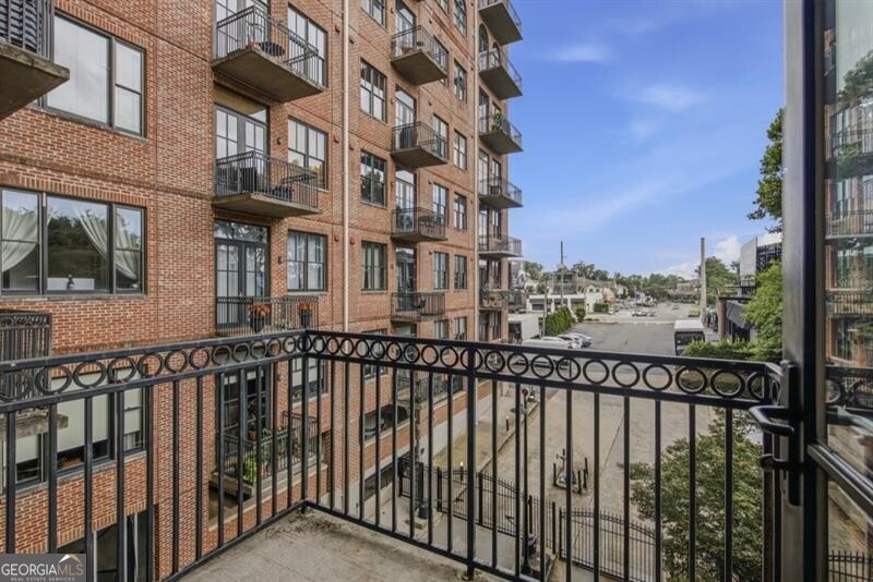 3235 Roswell Road # 502