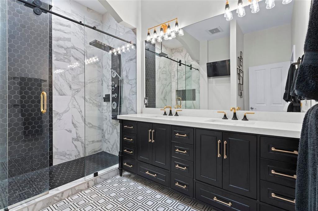 2881 Peachtree Road NE Unit 605