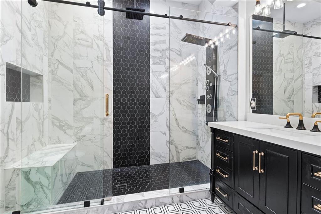2881 Peachtree Road NE Unit 605