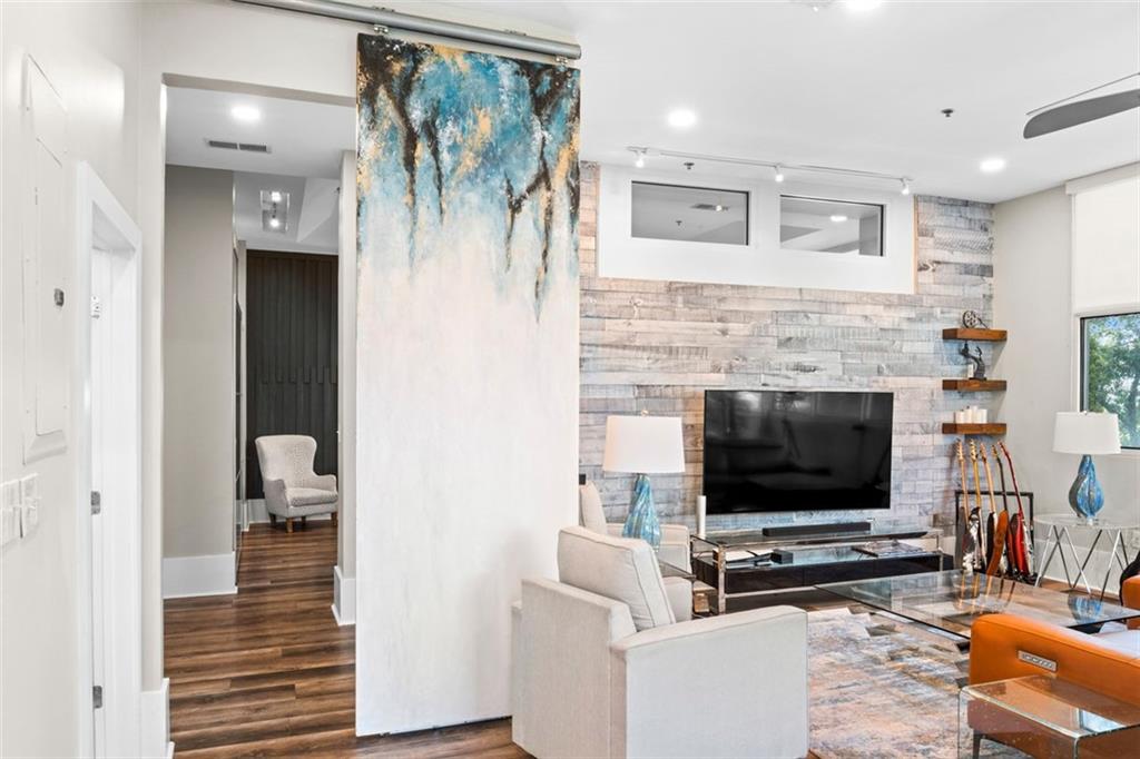 2881 Peachtree Road NE Unit 605