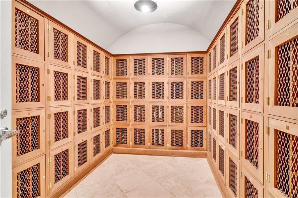 2881 Peachtree Road NE Unit 605