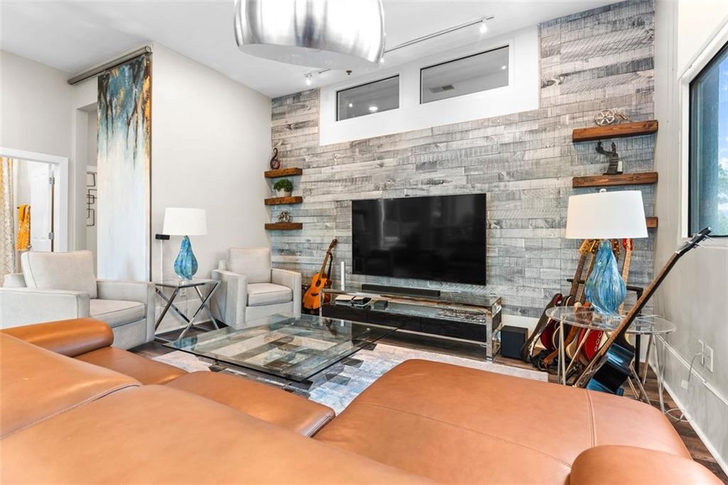 2881 Peachtree Road NE Unit 605