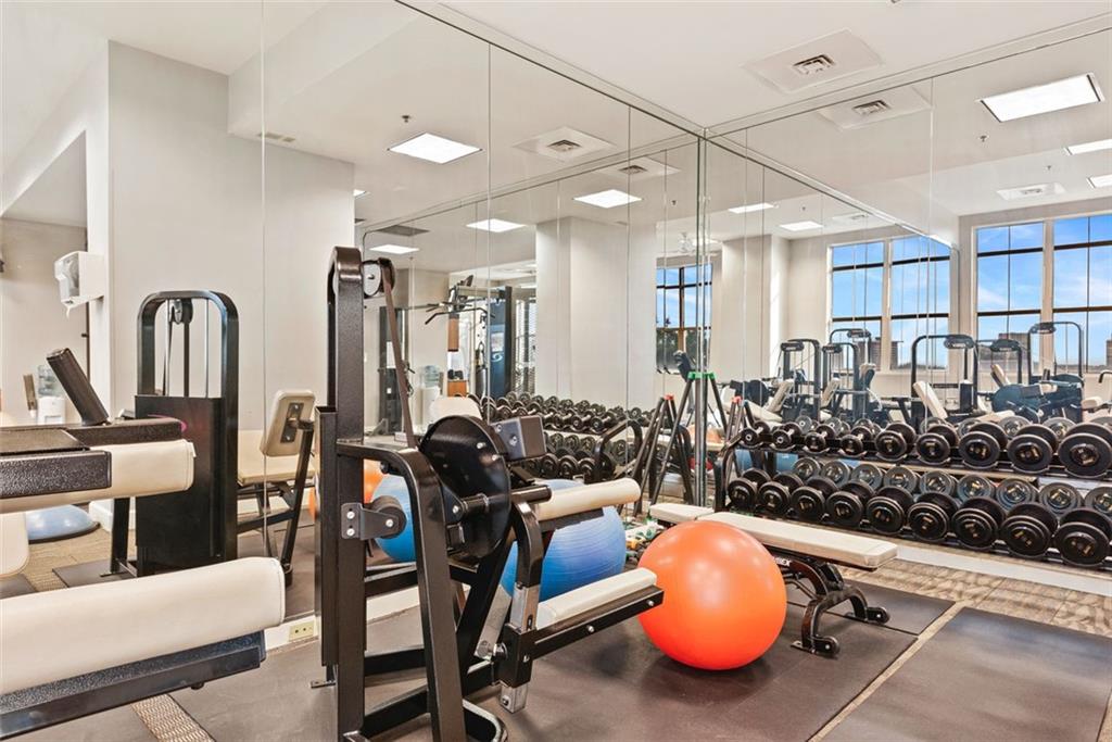 2881 Peachtree Road NE Unit 605