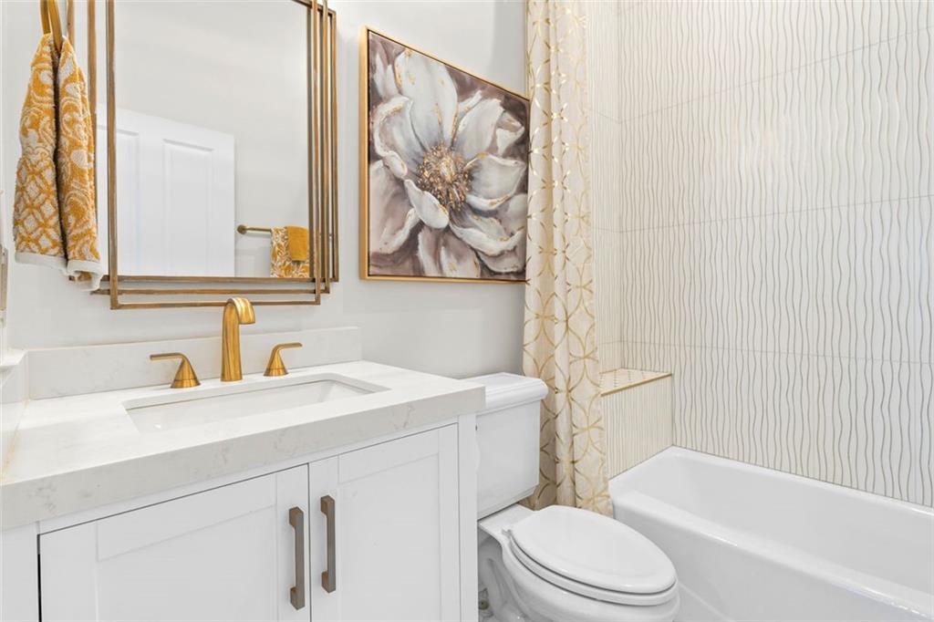 2881 Peachtree Road NE Unit 605