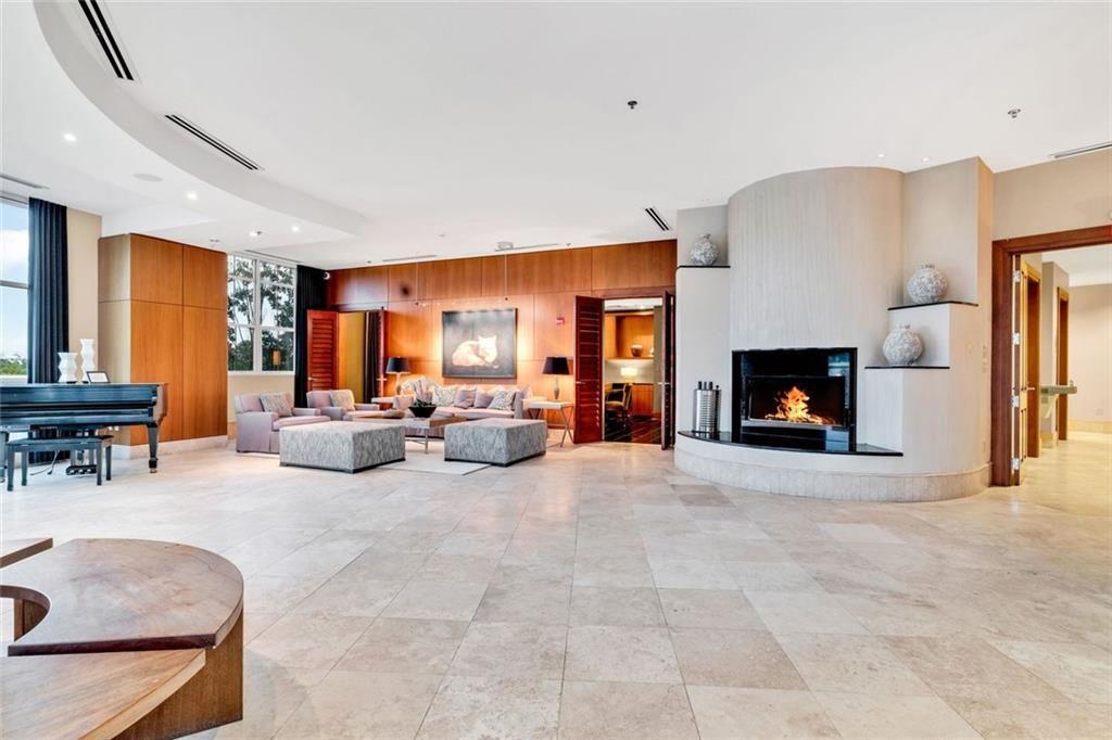 2881 Peachtree Road NE Unit 605