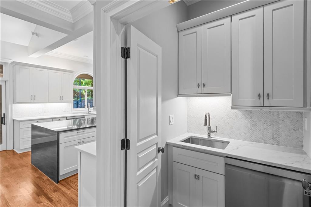 520 Chestnut Rose Lane