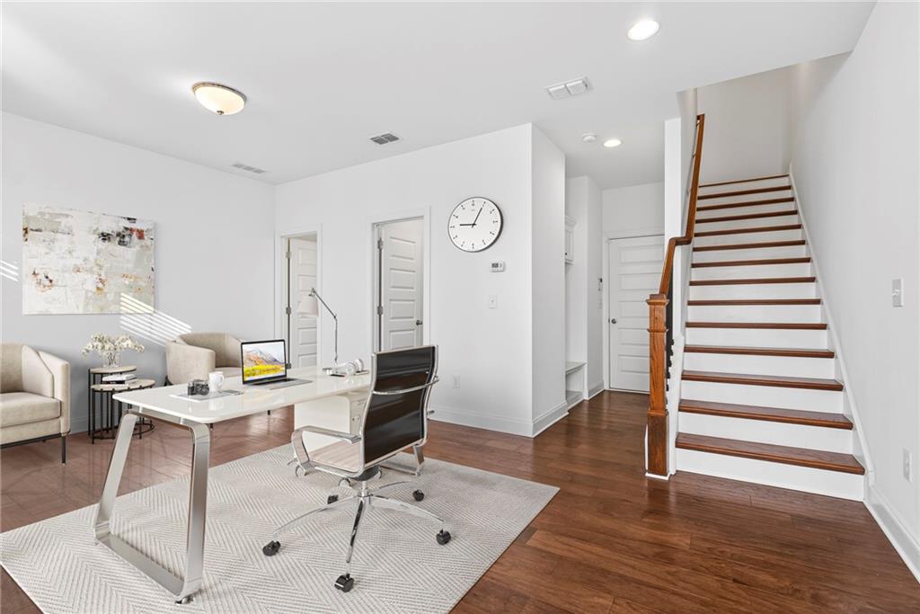 1752 Morningtide Lane NE