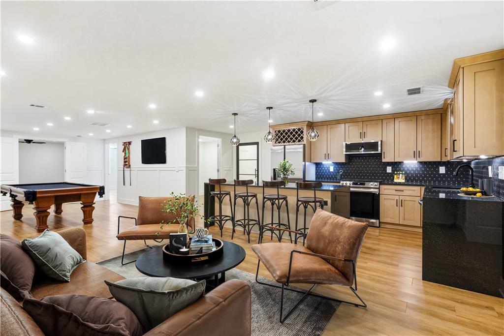 3326 Shoreland Drive