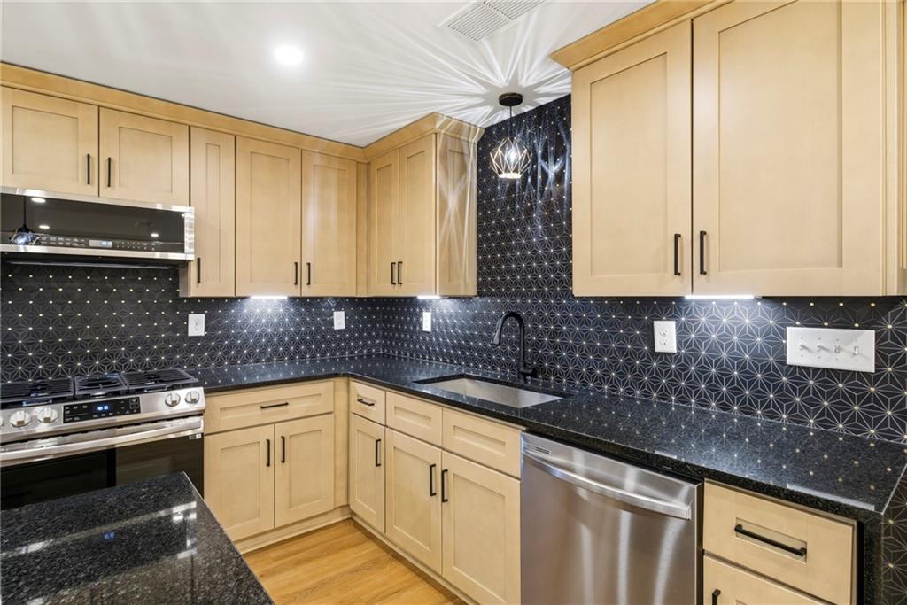 3326 Shoreland Drive