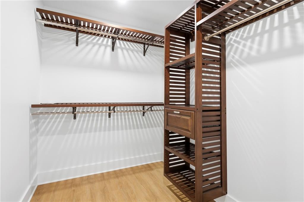 3326 Shoreland Drive