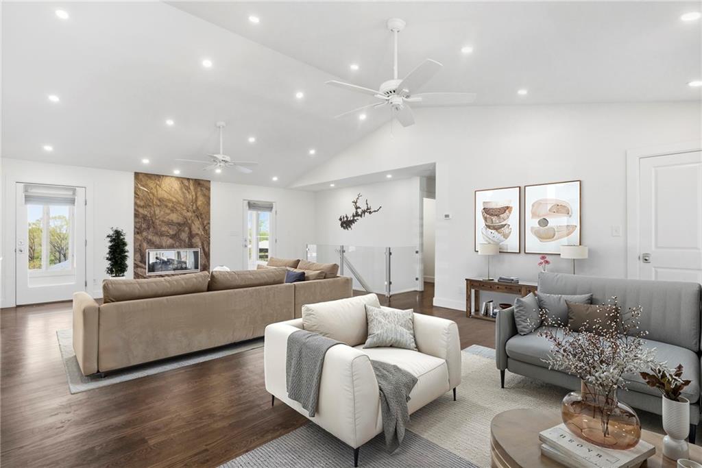 3326 Shoreland Drive