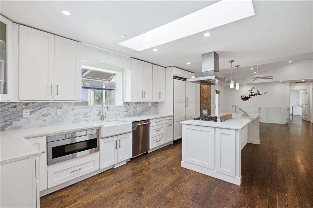 3326 Shoreland Drive