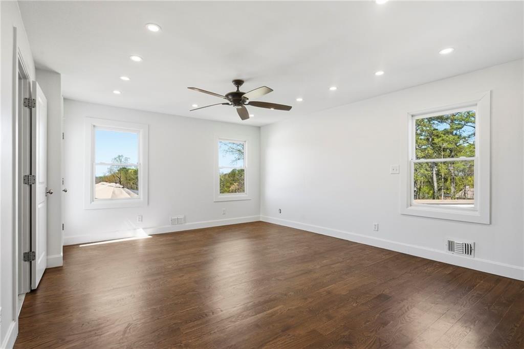 3326 Shoreland Drive