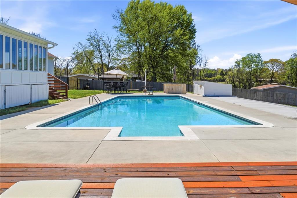 3326 Shoreland Drive