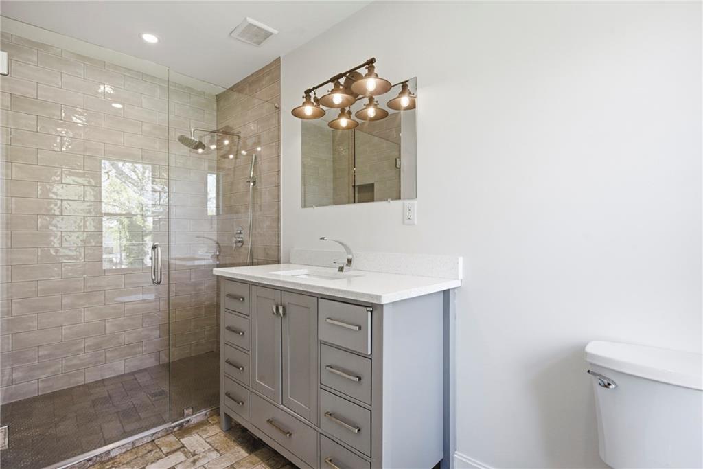 3326 Shoreland Drive