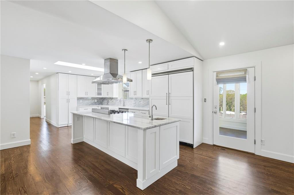 3326 Shoreland Drive