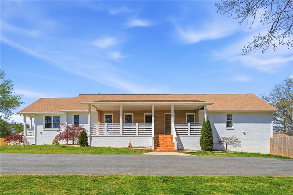 3326 Shoreland Drive