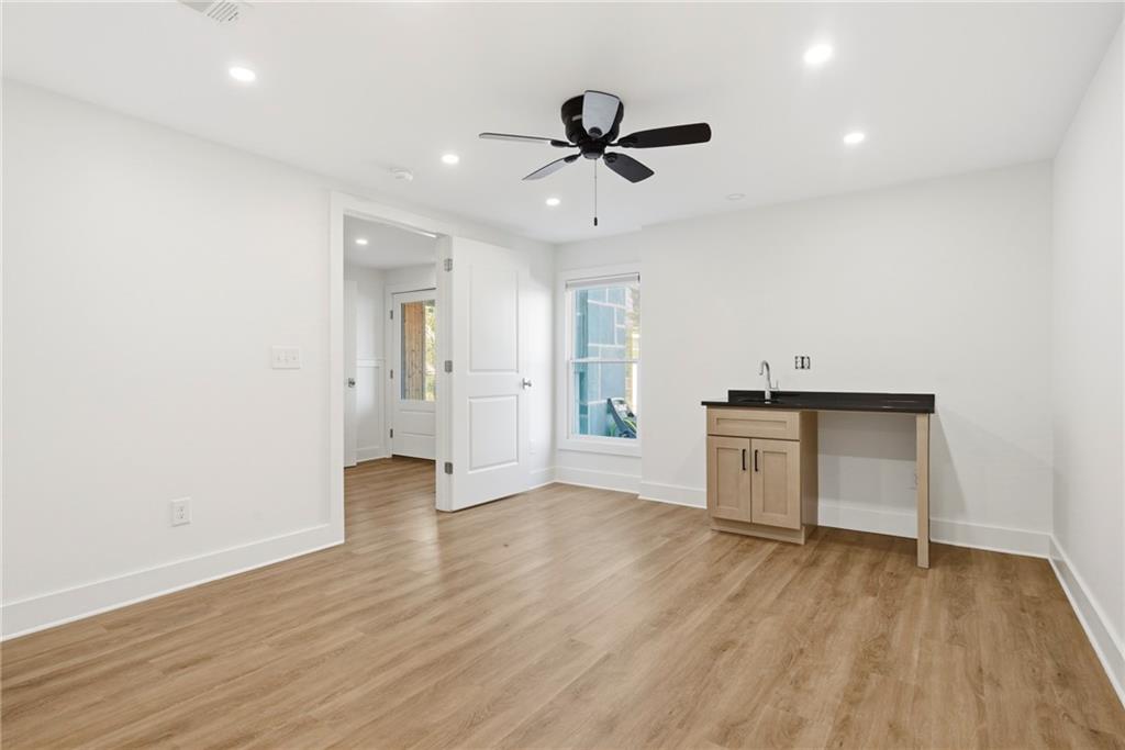 3326 Shoreland Drive