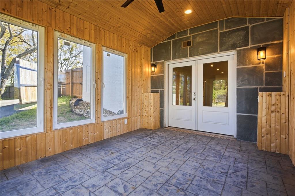 3326 Shoreland Drive