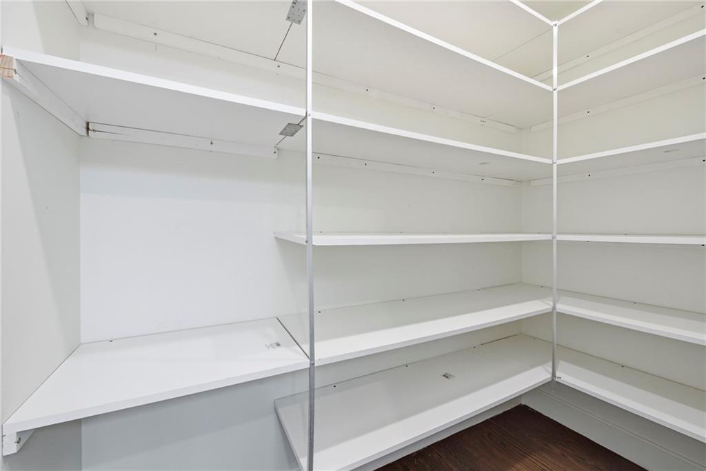 3326 Shoreland Drive