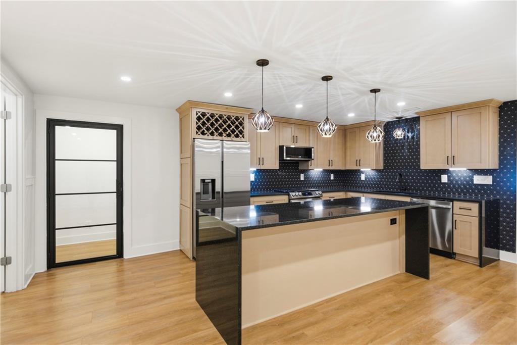 3326 Shoreland Drive