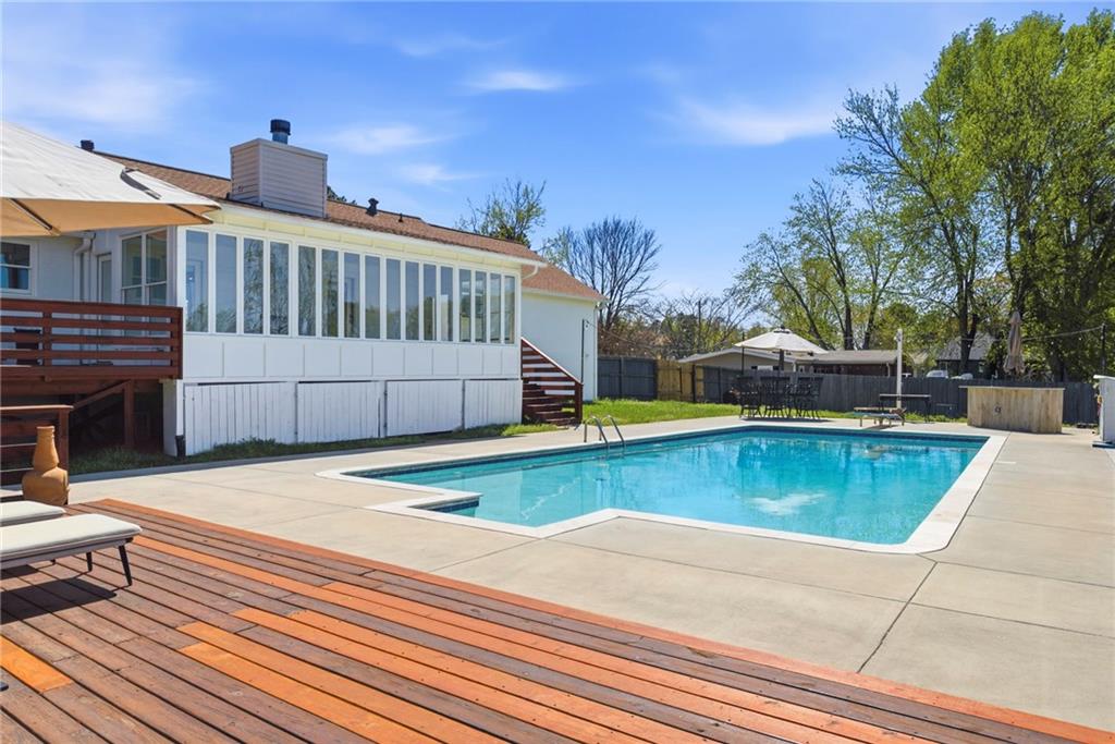 3326 Shoreland Drive